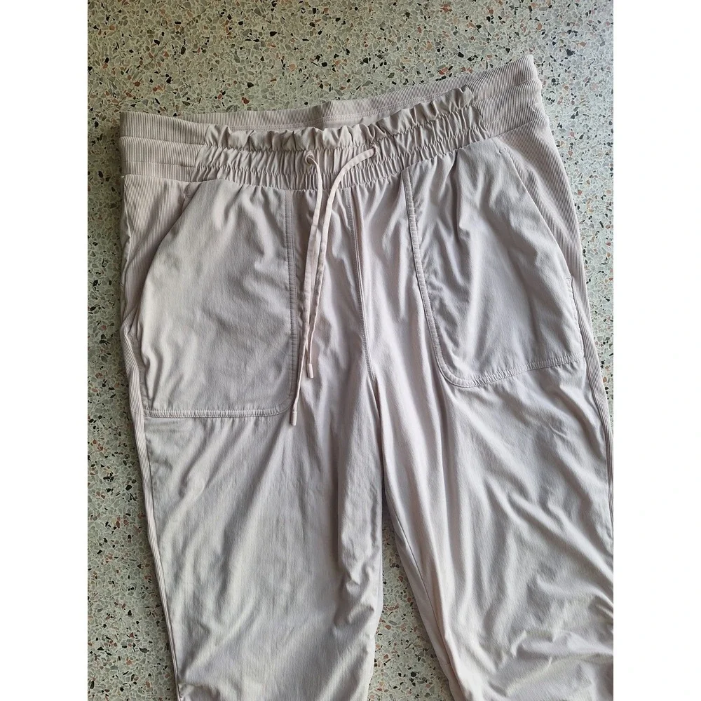 111 Lululemon Beyond the Studio Jogger *Lined - Picture 5 of 14